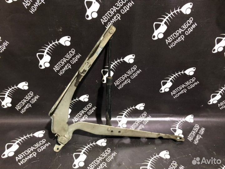 Петля капота левая Volvo S60 2.5L B5254T2 2003