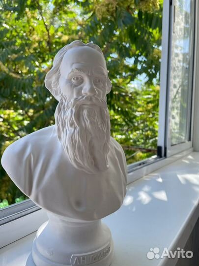 Бюст Пушкин, Толстой, Сталин