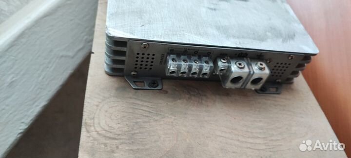 Усилитель для сабвуфера Kicx QS 1.900 HI-FI