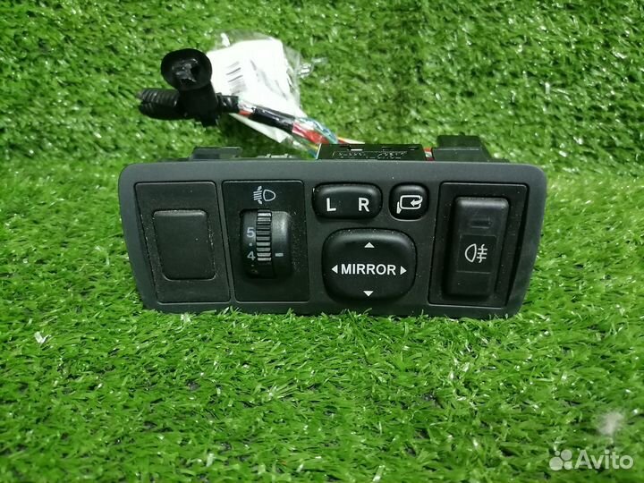 Кнопка регулировки зеркал 84872-05010 Toyota Avens