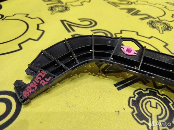 Крепление бампера заднее левое Subaru