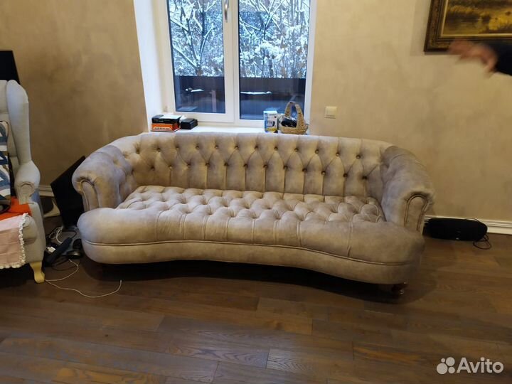 Перетяжка мягкой мебели, и стульев