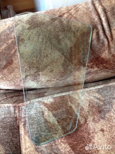 Стекло задней двери Мазда