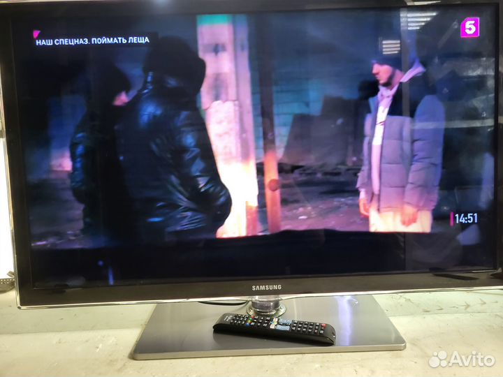 Метровый Телевизор Samsung UE40D6100SW