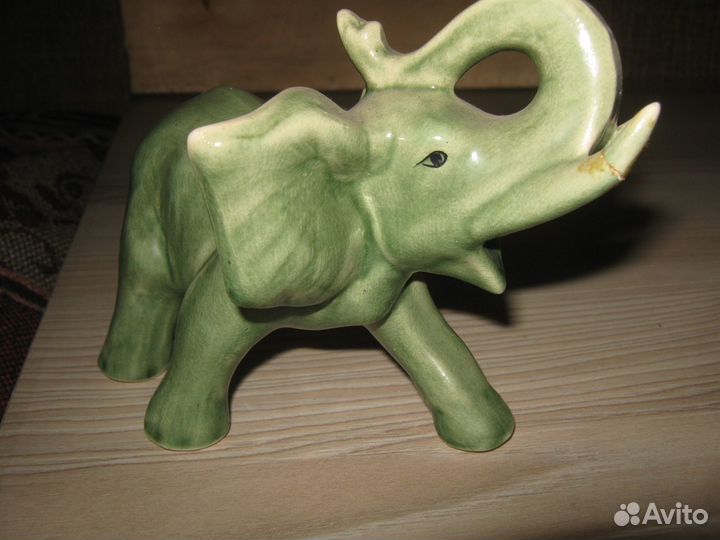 Фигурка фарфоровая Африканского слона в гневе