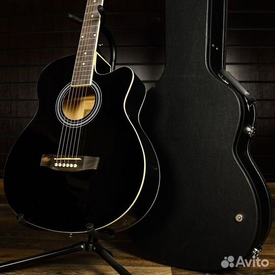 Акустическая гитара + комплект