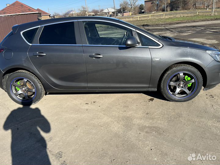 Opel Astra 1.6 AT, 2011, 219 000 км