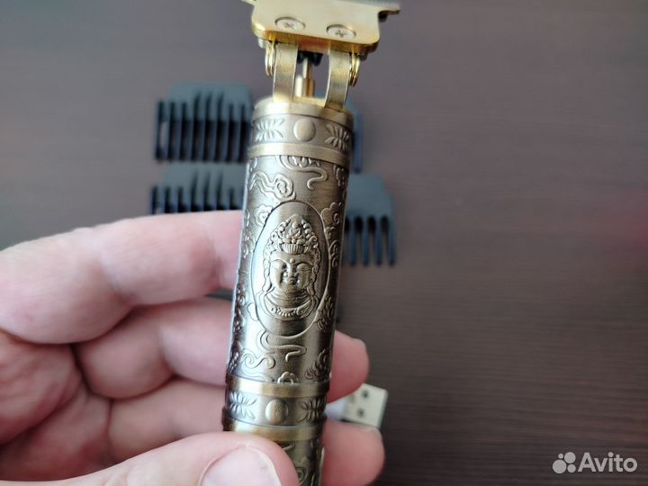 Триммер для бороды и усов