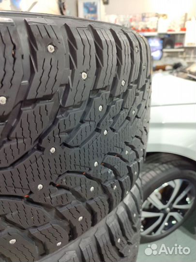 Nokian Tyres Hakkapeliitta 9 SUV 295/40 R21