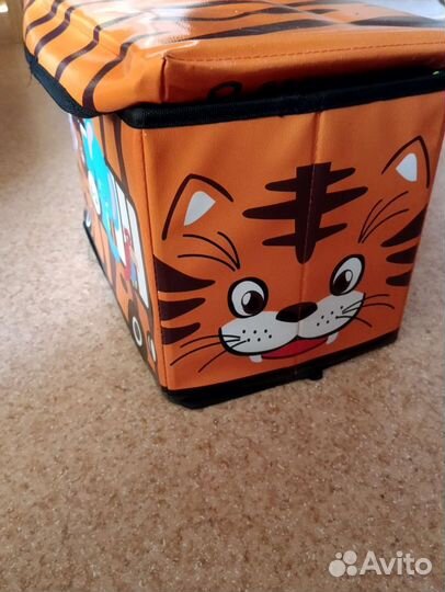 Огромный пакет и коробка с игрушками, описание