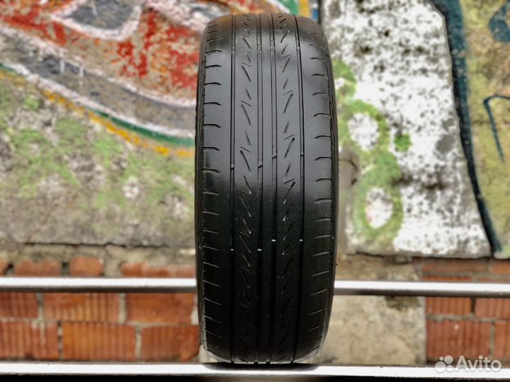 Bridgestone MY-02 Sporty Style 215/55 R17