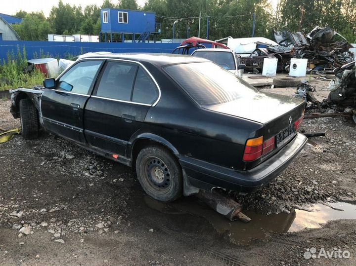 В разборе Bmw 5 e34 1988-1995
