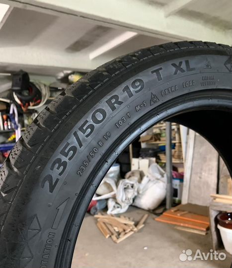 Continental ContiVikingContact 7 235/50 R19