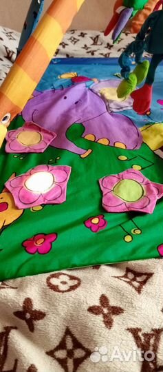 Развивающий коврик tiny love