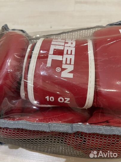 Боксерские перчатки green hill 10 унций