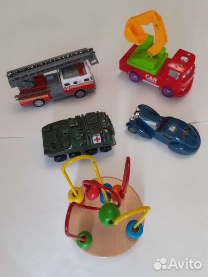 Одежда и игрушки