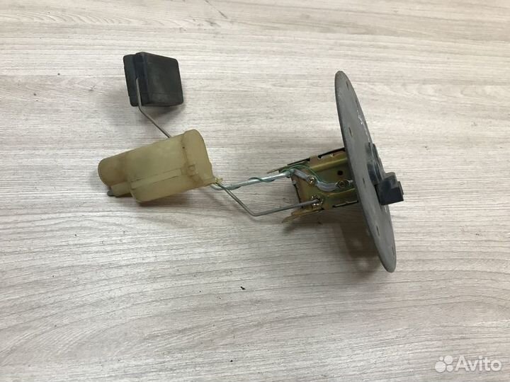 Датчик уровня топлива Mitsubishi Galant 7 с1992-19