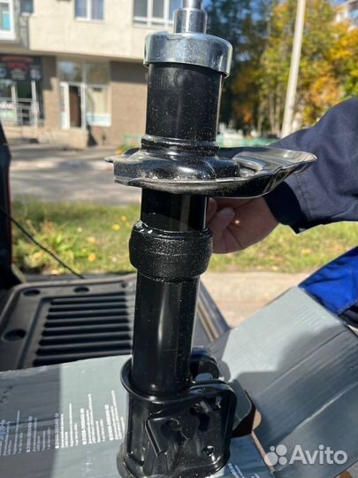 Передние амортизаторы priora