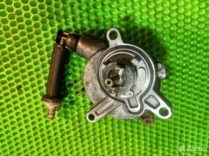 Насос вакуумный Volvo XC90