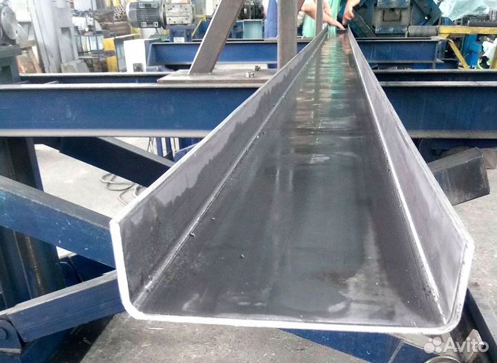 Швеллер гнутый