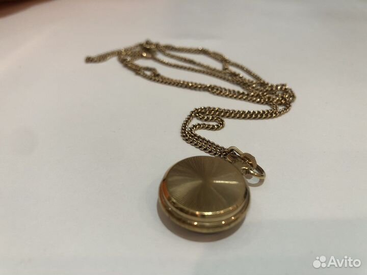 Часы кулон СССР на цепочке 