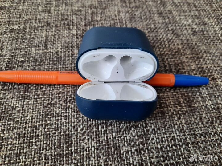 Чехол от наушников apple airpods