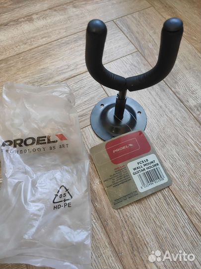 Настенный держатель гитары Proel FC510
