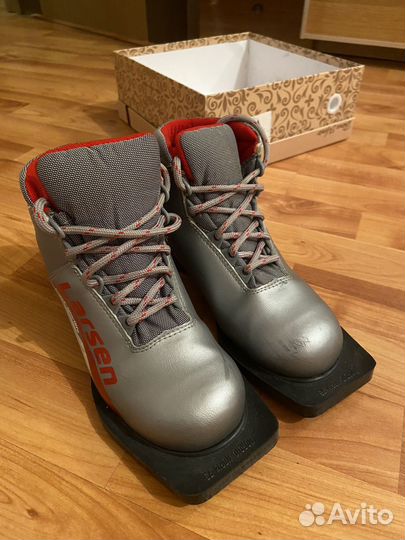 Лыжные ботинки