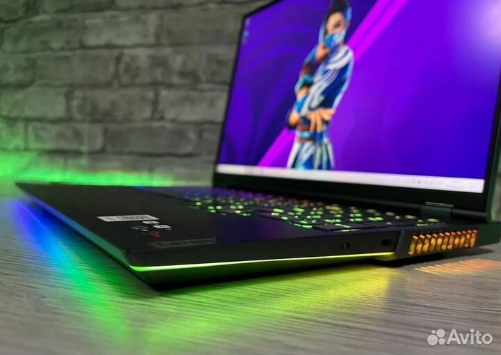 Lenovo Legion 7 i7-11800H / RTX 3070 / RAM32 / 165