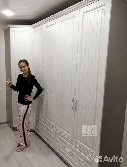 Шкаф распашной