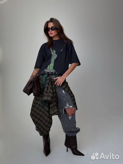 Классная футболка Balenciaga