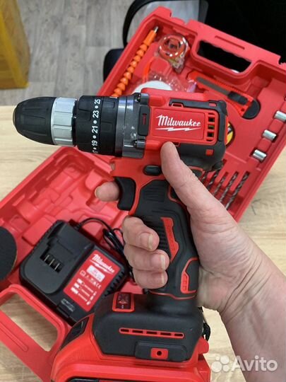 Шуруповерт milwaukee