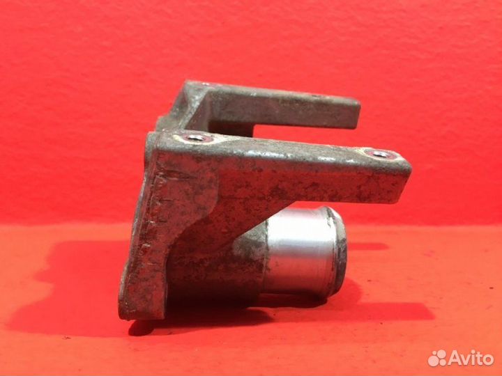 Фланец системы охлаждения Ford Focus 1 fydb 1.6