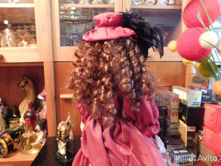 Фарфоровая коллекционная кукла Дебора, 62 см