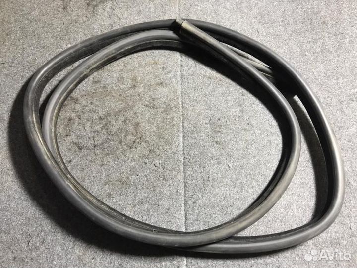 Уплотнитель двери передний BMW 3-серия E90/E91 20