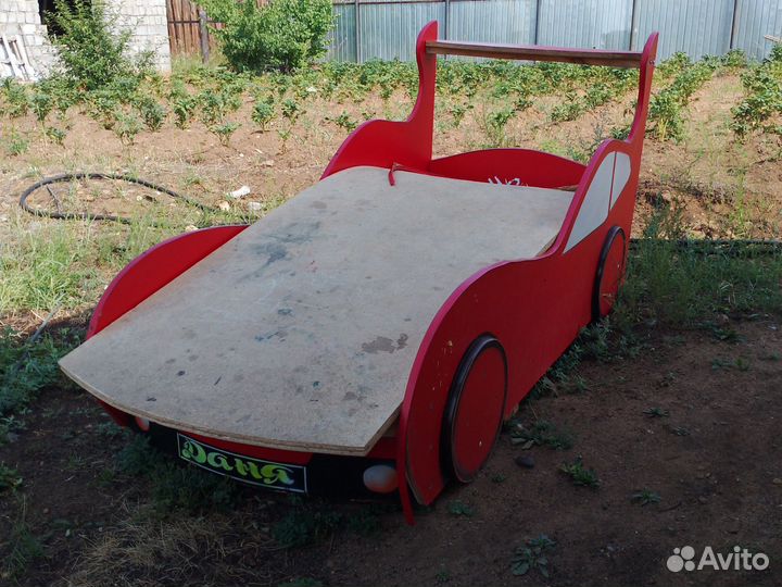 Детская кровать машинка