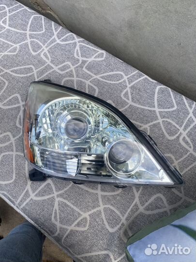 Продаю правую фару