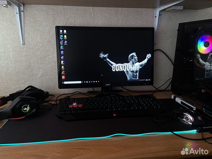 Игровой компьютер с монитором клавиатурой и мышкой