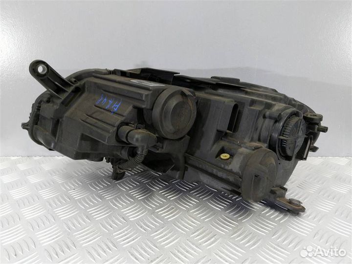 Фара правая Volkswagen Passat B7 3AC941006