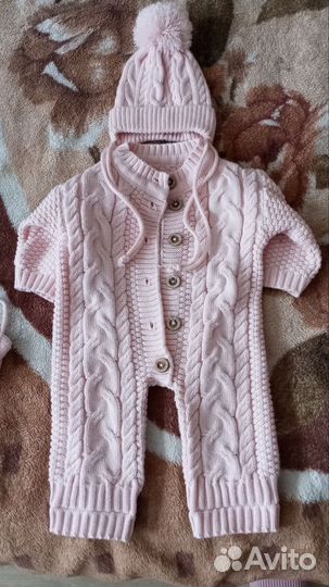 Вязанный комбинезон для новорожденного