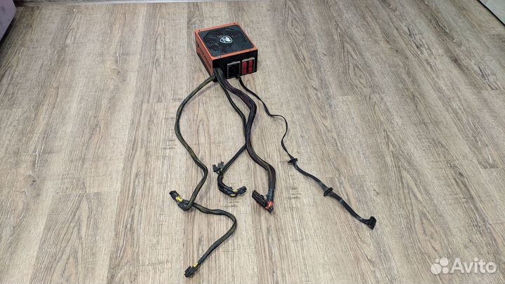 Блок питания Cooler Master на 700W