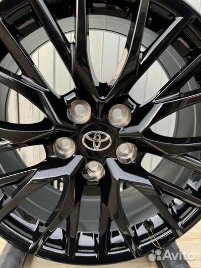 Диски Toyota r17 5*114,3,DIA 60,1,et40