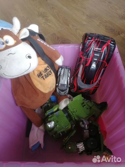 Ящик с игрушками