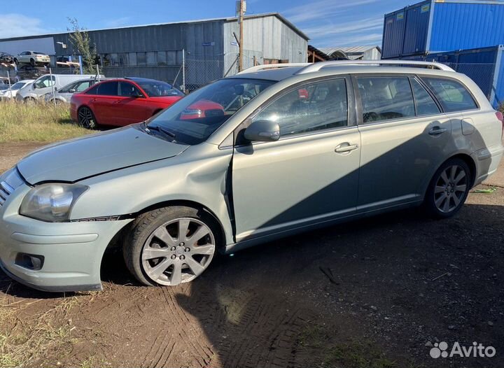 Разбор Toyota Avensis 2 (Капот бампер дверь крыло)