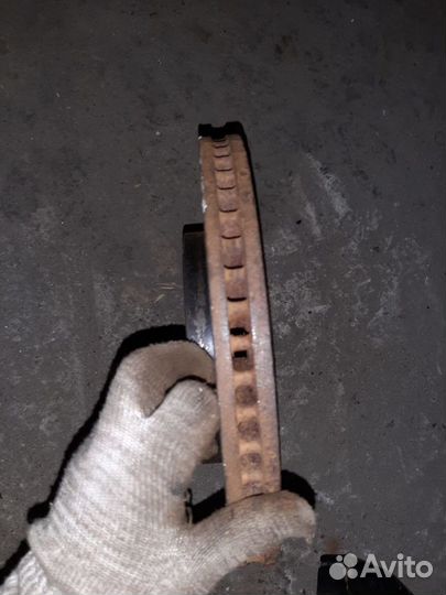 Передний тормозной диск Mitsubishi Pajero Sport 4