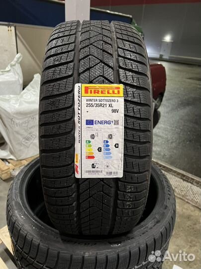 Pirelli Winter Sottozero 3 285/30 R21 и 255/35 R21
