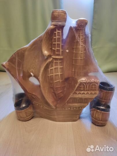 Штоф со стопками новый,супер в подарок