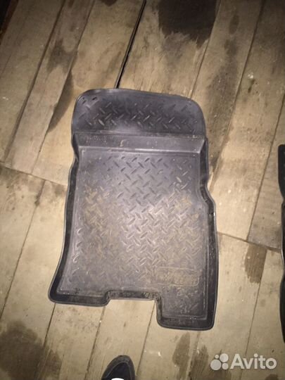Автомобильные коврики резиновые