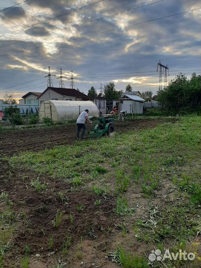 Вспашка земли мотоблоком