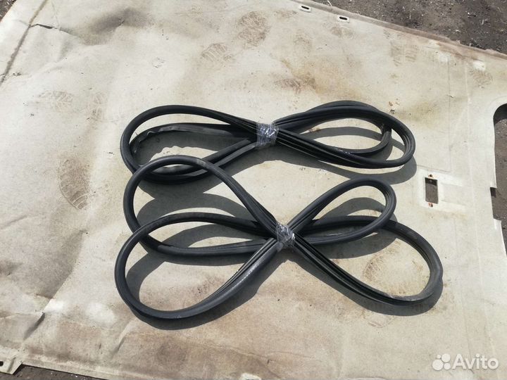 Уплотнитель Рено Меган 2